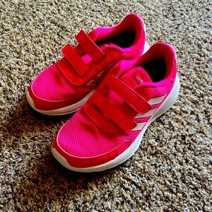 Adidas Velcro almost new 2.5 girls shoes